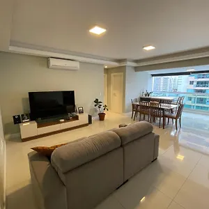 apartamento-meia-praia.santa-catarina-brasil.com/